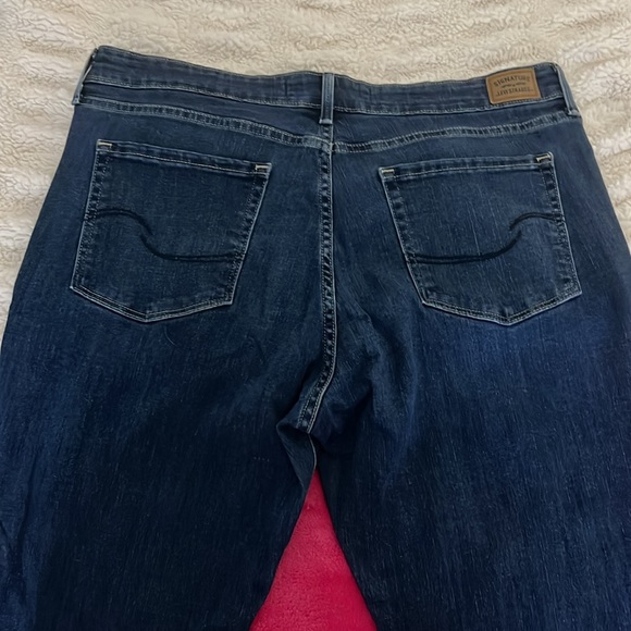 Levi Strauss Midrise Bootcut Jeans - Picture 4 of 5